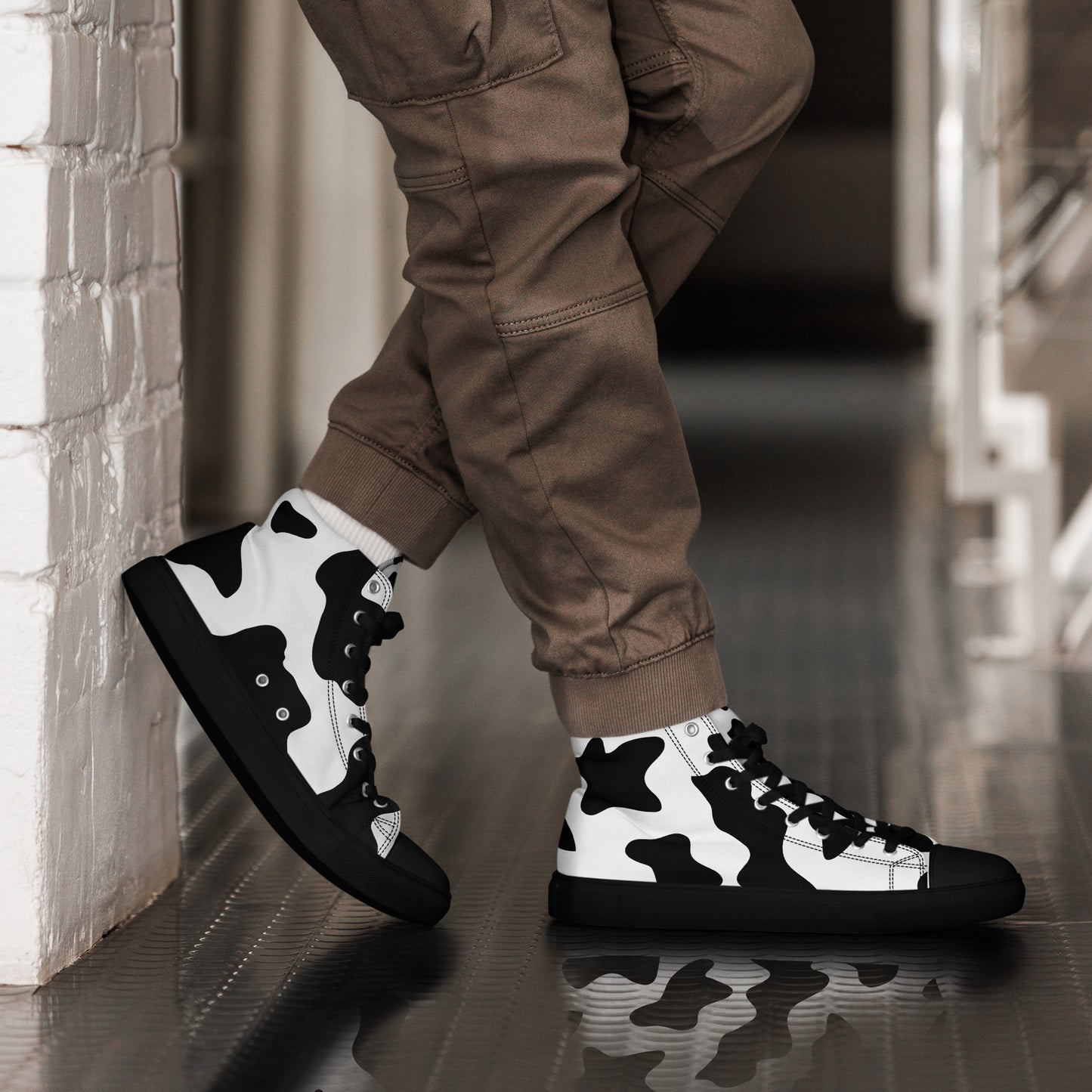 Cow Print Men’s high top canvas shoes